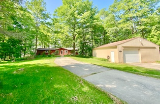 4331 S Canal Dr, Harrison, MI 48625