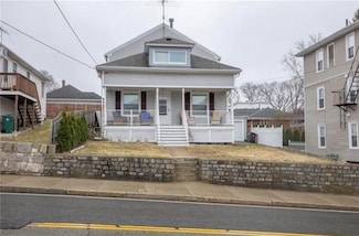 71 Aylsworth Ave, Woonsocket, RI 02895