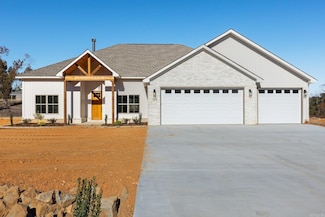 1165 Duke Dr, Bauxite, AR 72011
