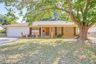 3917 Van Deman Dr, Benbrook, TX 76116