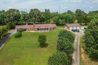 273 New Center Rd, Sevierville, TN 37876