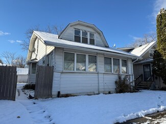 818 Lenox Ave, Waukegan, IL 60085