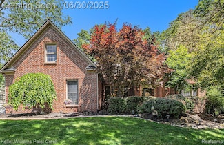 2868 Masters Ct, Pinckney, MI 48169