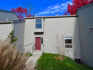 2134 Overlook Ct, Ann Arbor, MI 48103