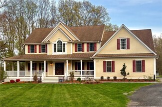 386 Woonsocket Hill Rd, North Smithfield, RI 02896