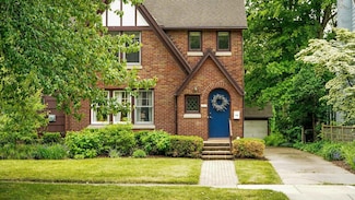 1512 Shadford Rd, Ann Arbor, MI 48104