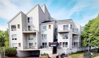 1900 Grove Ct Unit 306, Cleveland, OH 44113