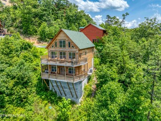 2219 Smoky Overlook Way, Sevierville, TN 37862
