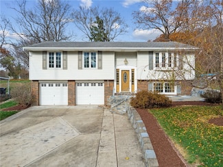 452 Tahoe Dr, Pittsburgh, PA 15239