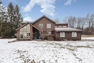 5927 Fox Hollow Ct, Ann Arbor, MI 48105
