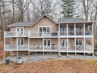 326 Pleasant Mountain Dr, Dillard, GA 30537