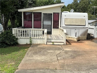 106 Pier Ave, Badin Lake, NC 28127