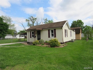 372 Virginia Ave, Cottage Hills, IL 62018