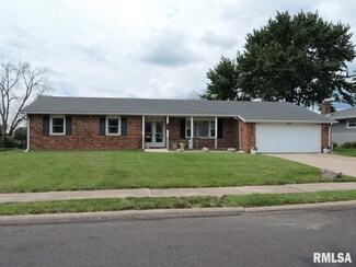 1827 Valle Vista Blvd, Pekin, IL 61554