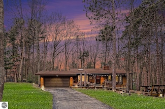 4317 E Timberwood Dr, Traverse City, MI 49686