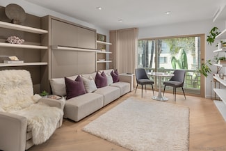 220 Coast Blvd Unit 2E, La Jolla, CA 92037