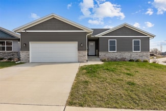 5116 Ruhd St SW, Cedar Rapids, IA 52404