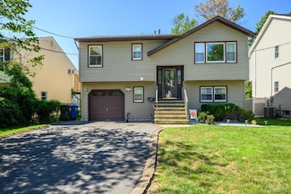 99 Hunt St, Iselin, NJ 08830