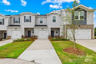 4337 Summit Woods Dr, Charlotte, NC 28216