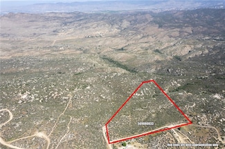 2 Oak Dr, Hemet, CA 92544