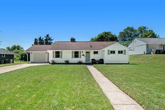 2825 Hilltop Dr, South Bend, IN 46614
