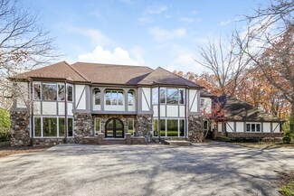 2115 Stirling Rd, Bannockburn, IL 60015