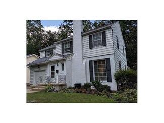 581 Palisades Dr, Akron, OH 44303