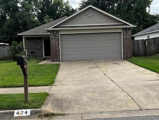 424 Saunders Dr, North Little Rock, AR 72117