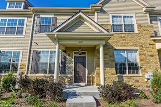 1950 Shermer Rd, Glenview, IL 60026