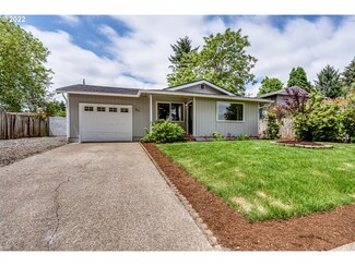 275 SW Kalmia St, Junction City, OR 97448