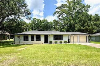 8555 Lawrence Dr, Beaumont, TX 77708