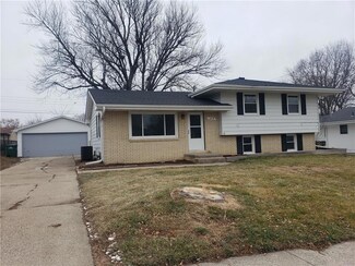 1012 Skylane Dr, Norwalk, IA 50211