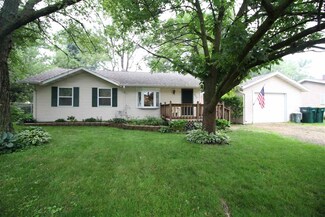 422 Hart Dr, Clinton, WI 53525