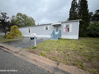 6 Raccoon Ave, Whiting, NJ 08759