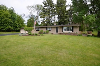 W8059 Bay View Dr, Whitewater, WI 53190