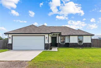 104 Atkinson Dr, Orange Grove, TX 78372