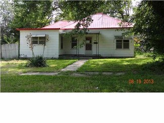 200 N State St, Caney, KS 67333