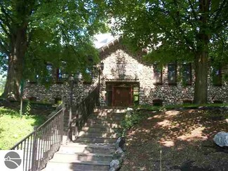 513 N Saint Marys St Unit 1,2,3,5, Suttons Bay, MI 49682