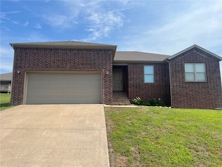 2932 Cherry Knoll Cir, Springdale, AR 72762