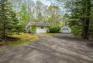67 South St, Rockport, ME 04856