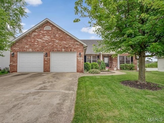 3430 Vicksburg Dr, Edwardsville, IL 62025
