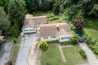 32 Cedar Ln, Uncasville, CT 06382