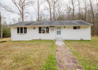 29 Lake Dr, Wurtsboro, NY 12790