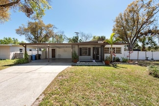 8008 Somerset Ln, Tampa, FL 33615