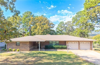 100 Royal Oak Dr, Poteau, OK 74953