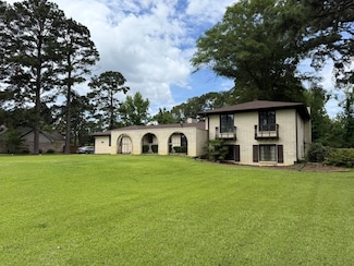 1720 Crestview St, Ashdown, AR 71822
