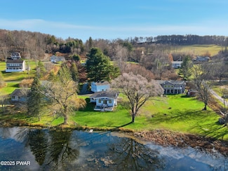 560 Johnson Ln, Honesdale, PA 18431