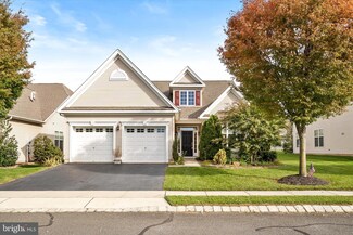 15 Barton Dr, Hightstown, NJ 08520