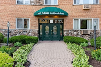 930 Ontario St Unit 1F, Oak Park, IL 60302