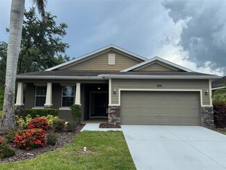 8302 Karpeal Dr, Sarasota, FL 34238